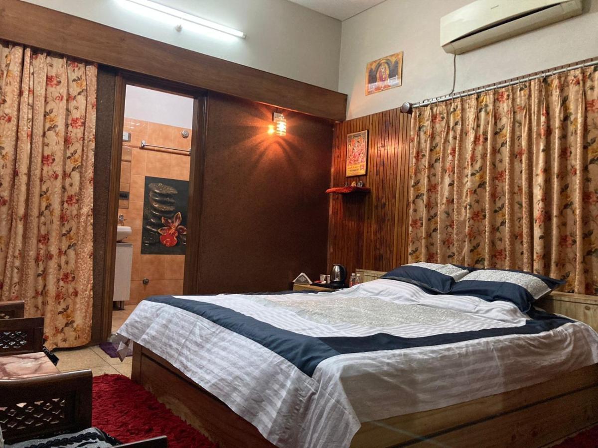 Pretty Garden View Apartment 3Bhk Furnished Flat Near Kashi Vishwanath Temple Benares Buitenkant foto