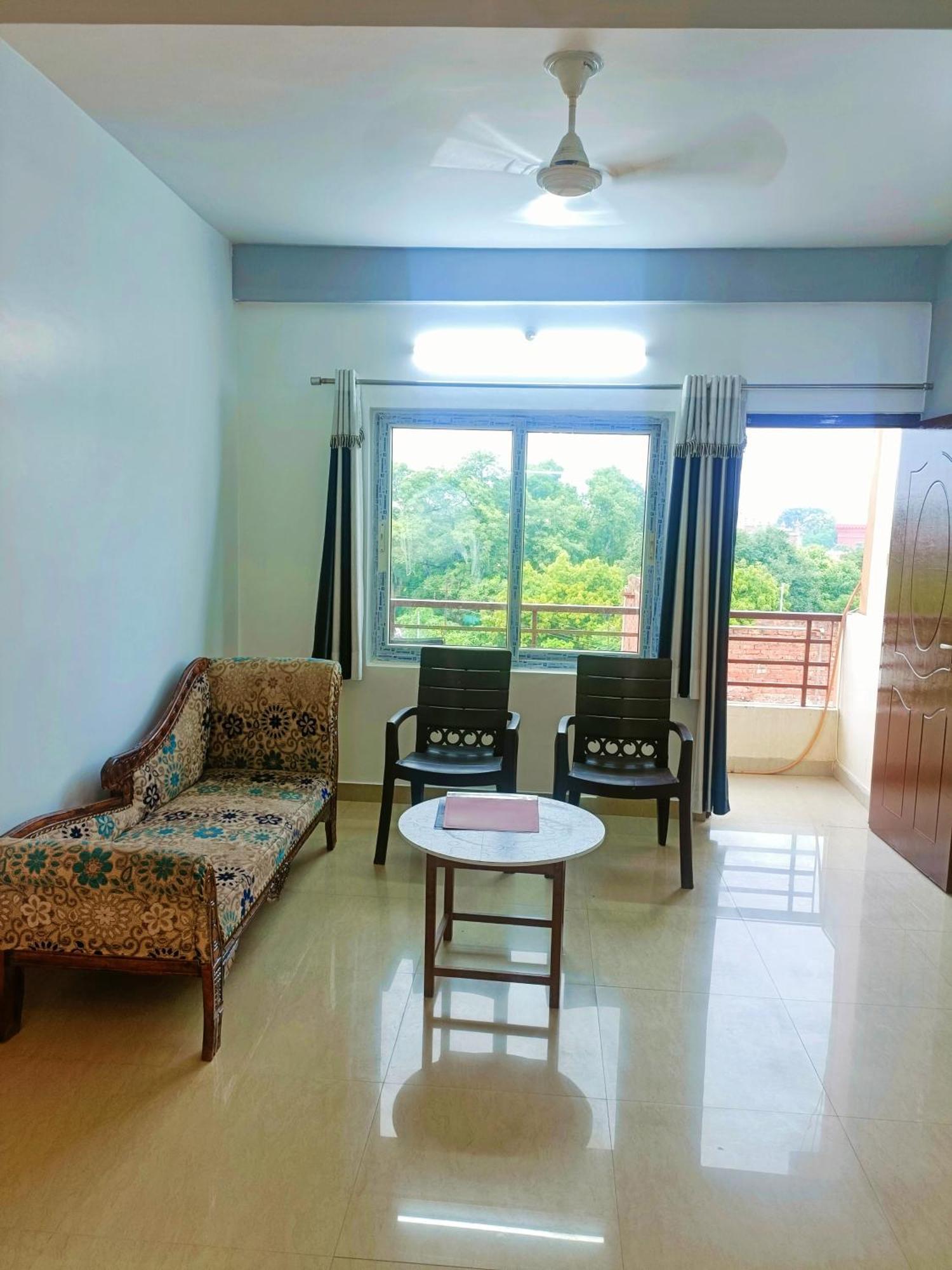 Pretty Garden View Apartment 3Bhk Furnished Flat Near Kashi Vishwanath Temple Benares Buitenkant foto